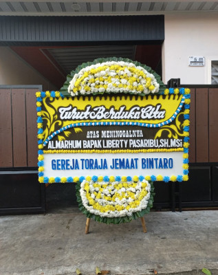 Papan Bunga Duka di Gedong Air